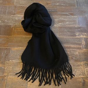 Wolfmark Cashmere Wool Fringe Scarf🖤